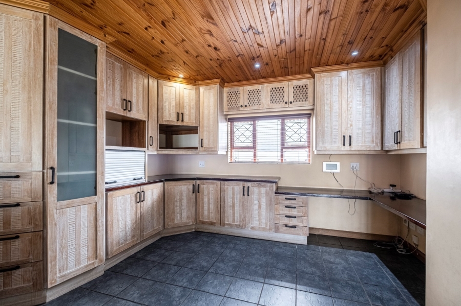 To Let 4 Bedroom Property for Rent in Amsterdamhoek Eastern Cape